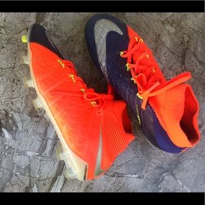 Nike Youth Soccer Cleats Size 5Y